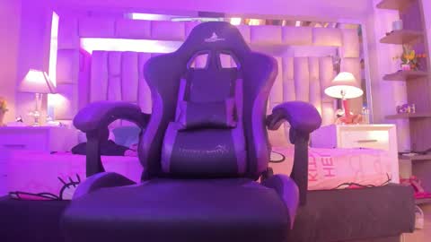 mariiahneedles online show from 28, 3, 2026