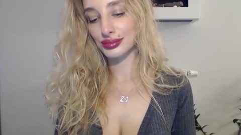 Snapshot of marilyndevilish chatting on 19, 12, 2024 MarilynDevilish online show from 19, 12, 2024