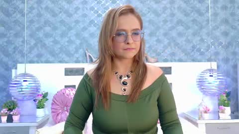Snapshot of marilynvega77 chatting on 19, 9, 2025 Marilyn Vega online show from 19, 9, 2025