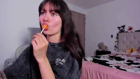 Snapshot of marin_kitoko chatting on 3, 10, 2025 Marin kitoko online show from 3, 10, 2025