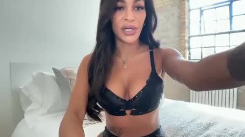 Snapshot of marinamayx chatting on 21, 9, 2025 marinamayx online show from 21, 9, 2025