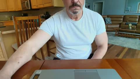 Snapshot of mark48130 chatting on 2, 3, 2025 Mark online show from 2, 3, 2025