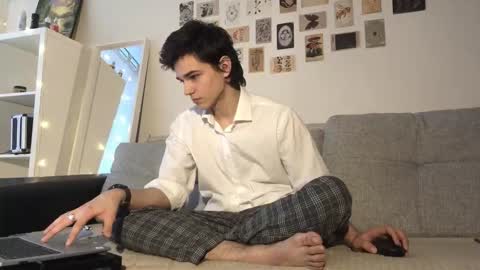 Mark online show from 15, 11, 2025