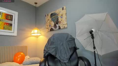 Snapshot of markbowie chatting on 10, 6, 2026 markbowie online show from 10, 6, 2026