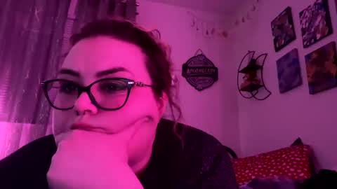 Snapshot of maroon_moon chatting on 11, 3, 2025 maroon_moon online show from 11, 3, 2025