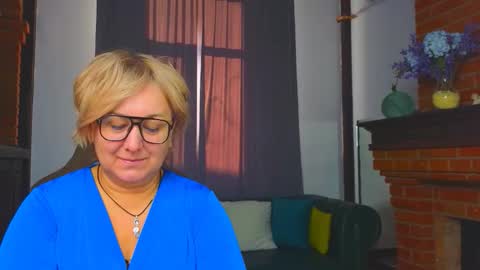 marta_wils online show from 6, 11, 2025