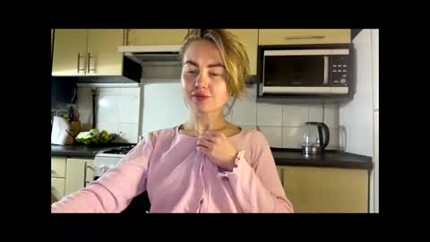 Snapshot of martaluna_ chatting on 29, 4, 2026 Marta online show from 29, 4, 2026