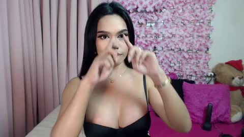 Snapshot of martha_fox chatting on 2, 3, 2025 DONT FORGET TO FOLLOW ME AND GIVE ME A THUMBS UP GUYS- martha online show from 2, 3, 2025