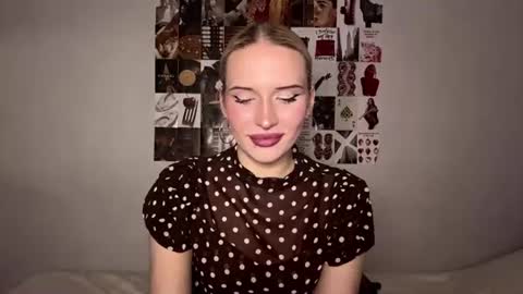 Charlotte online show from 22, 7, 2026