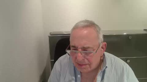 Snapshot of martin_1947 chatting on 4, 4, 2026 martin_1947 online show from 4, 4, 2026