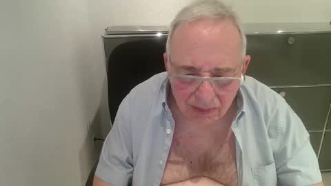 Snapshot of martin_1947 chatting on 9, 4, 2026 martin_1947 online show from 9, 4, 2026