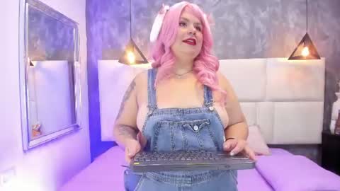 Snapshot of martina_armos chatting on 13, 6, 2026 Martina online show from 13, 6, 2026