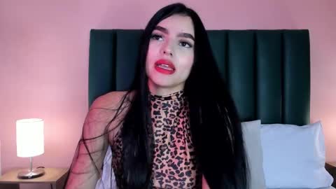 Snapshot of martina_divine_ chatting on 25, 10, 2025 Martina Divine online show from 25, 10, 2025