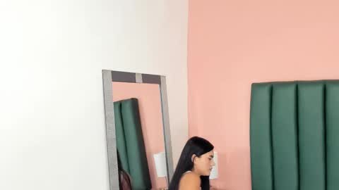 Snapshot of martina_divine_ chatting on 8, 11, 2025 Martina Divine online show from 8, 11, 2025