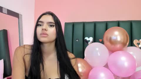 Snapshot of martina_divine_ chatting on 14, 11, 2025 Martina Divine online show from 14, 11, 2025