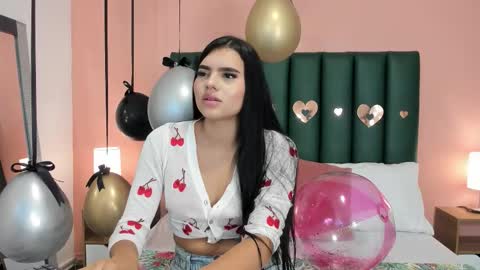 Snapshot of martina_divine_ chatting on 17, 11, 2025 Martina Divine online show from 17, 11, 2025