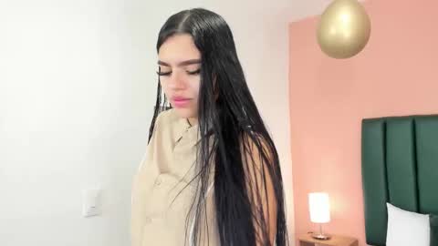 Snapshot of martina_divine_ chatting on 26, 11, 2025 Martina Divine online show from 26, 11, 2025