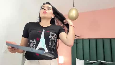 Snapshot of martina_divine_ chatting on 27, 11, 2025 Martina Divine online show from 27, 11, 2025