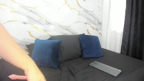 Martina  online show from 6, 2, 2025