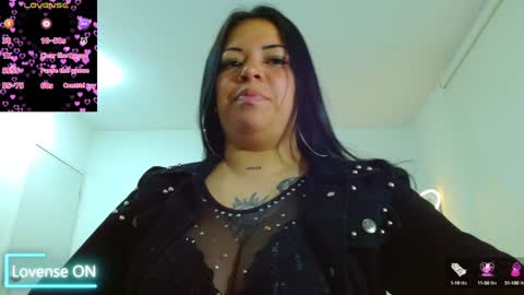 Snapshot of martina_tay chatting on 27, 12, 2024 Hey im martina online show from 27, 12, 2024