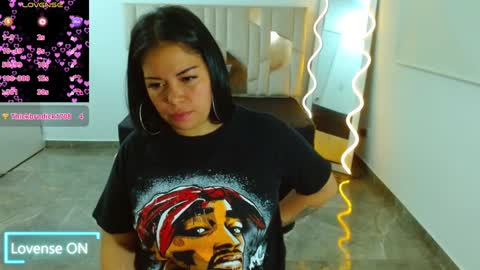 Snapshot of martina_tay chatting on 27, 12, 2024 Hey im martina online show from 27, 12, 2024