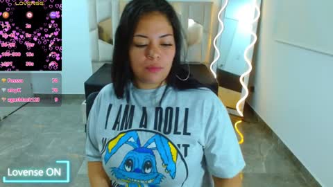 Snapshot of martina_tay chatting on 28, 12, 2024 Hey im martina online show from 28, 12, 2024