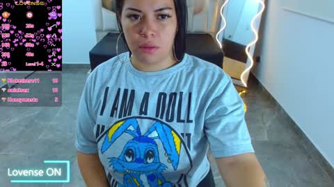 Snapshot of martina_tay chatting on 30, 12, 2024 Hey im martina online show from 30, 12, 2024