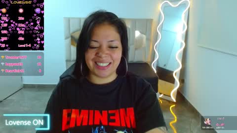 Snapshot of martina_tay chatting on 31, 12, 2024 Hey im martina online show from 31, 12, 2024