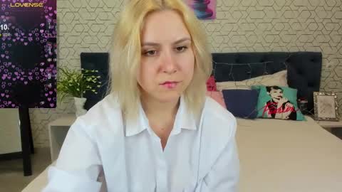 mary__bailey online show from 15, 1, 2025