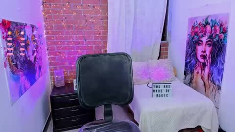 Snapshot of mary_bruss chatting on 2, 2, 2025 online show from 2, 2, 2025