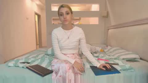 marya442004 online show from 23, 9, 2025