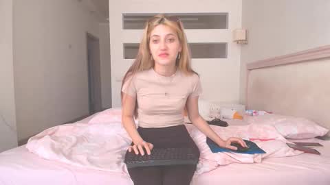 marya442004 online show from 28, 9, 2025