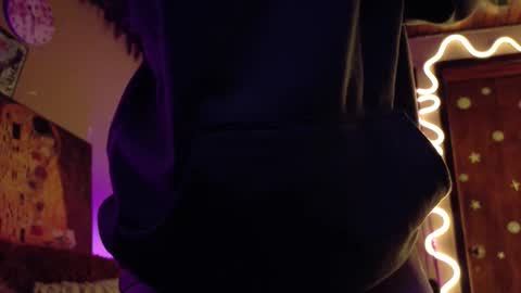     online show from 8, 1, 2026