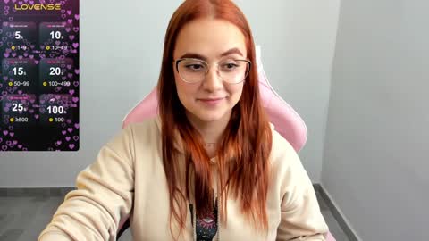 Dulce Maria online show from 13, 12, 2024