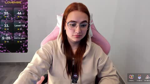 Dulce Maria online show from 14, 12, 2024