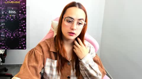 Dulce Maria online show from 6, 2, 2025