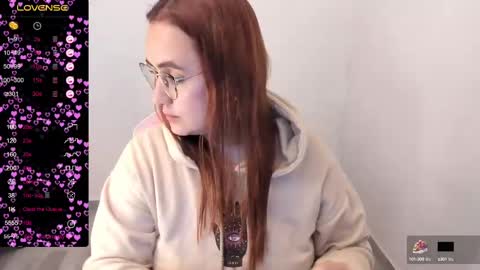 Dulce Maria online show from 19, 2, 2025