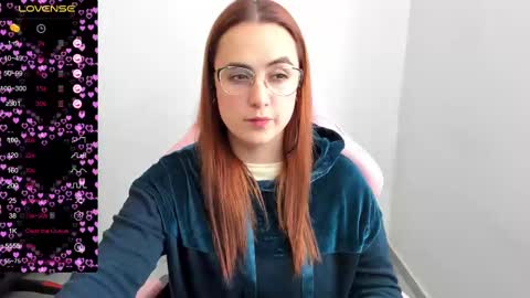 Dulce Maria online show from 25, 2, 2025