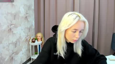 Luucy UTC1 Mon Tue Wed Thu Fri 0500-1130 online show from 27, 10, 2025