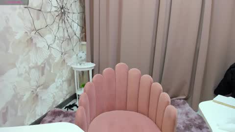 Luucy UTC1 Mon Tue Wed Thu Fri 0500-1130 online show from 31, 10, 2025