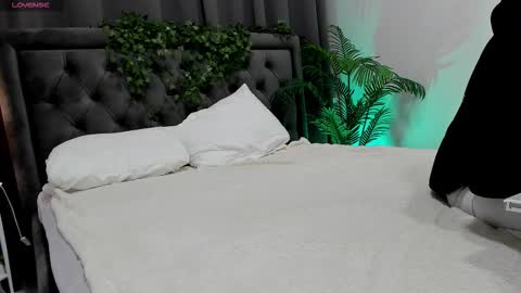 Luucy UTC1 Mon Tue Wed Thu Fri 0500-1130 online show from 2, 12, 2025