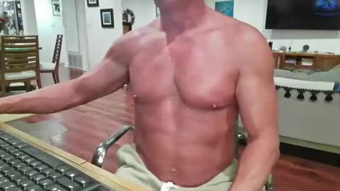 mascmuscle49 online show from 17, 12, 2025