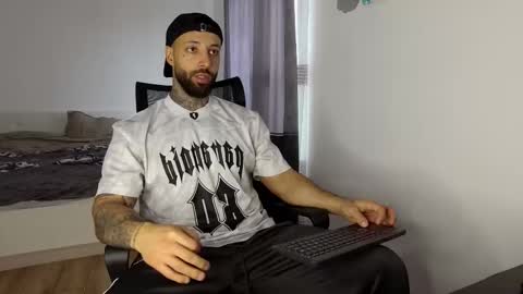 masculineguy69 online show from 17, 11, 2025