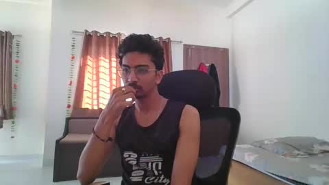 maskboyz2003 online show from 5, 2, 2025