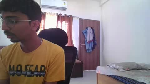 maskboyz2003 online show from 8, 3, 2025