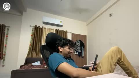 maskboyz2003 online show from 17, 9, 2025