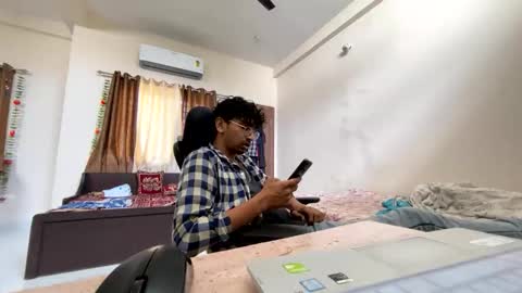 maskboyz2003 online show from 19, 9, 2025