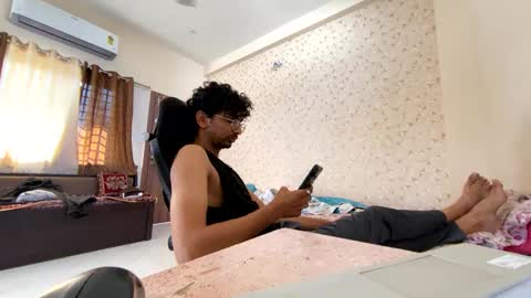 maskboyz2003 online show from 1, 10, 2025