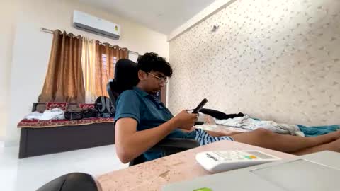 maskboyz2003 online show from 18, 10, 2025