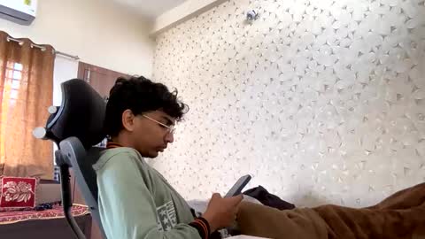 maskboyz2003 online show from 4, 12, 2025